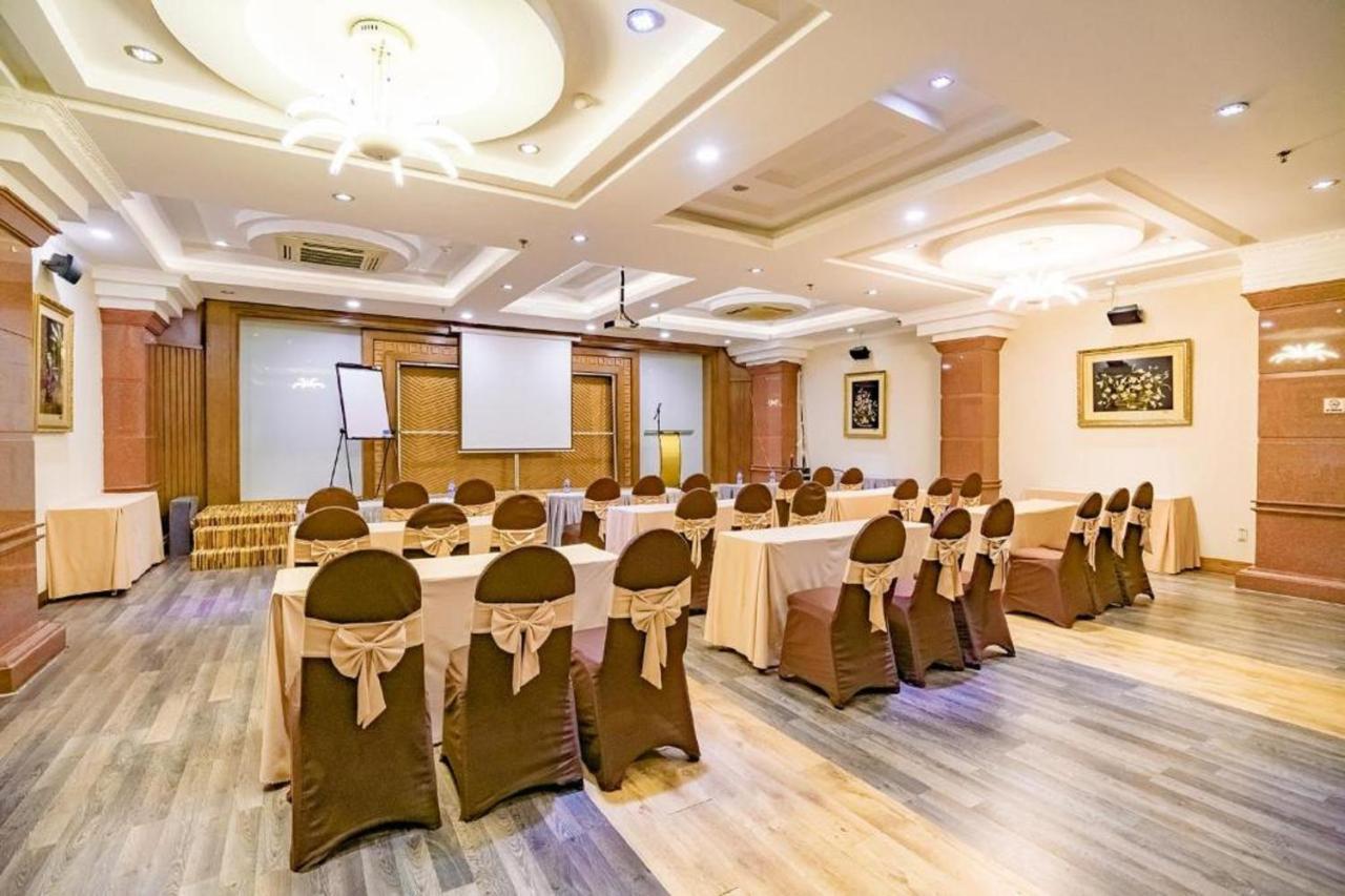 Adina 3 Star Hotel Дананг Экстерьер фото