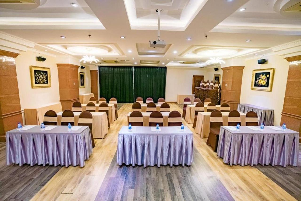 Adina 3 Star Hotel Дананг Экстерьер фото